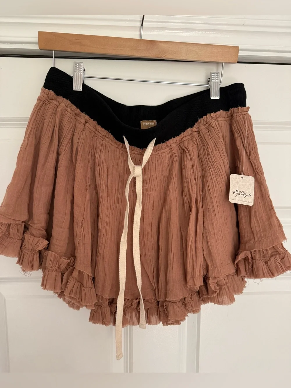 Free People Rust Brown Ruffle Mini Skirt with Black Waistband. NWT